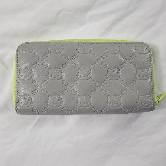 Loungefly Loves Hello Kitty Gray Green Womens Wallet Travel Cute Zipper - Picture 2 of 9